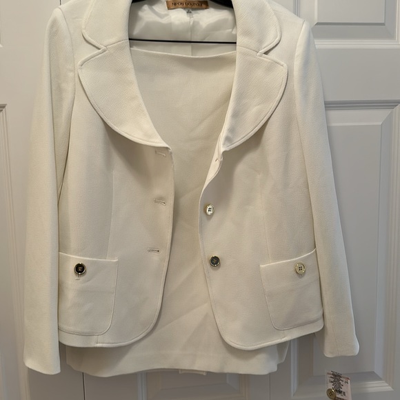 Woman’s Nipon Boutique Vanilla Color Suit - Picture 6 of 11